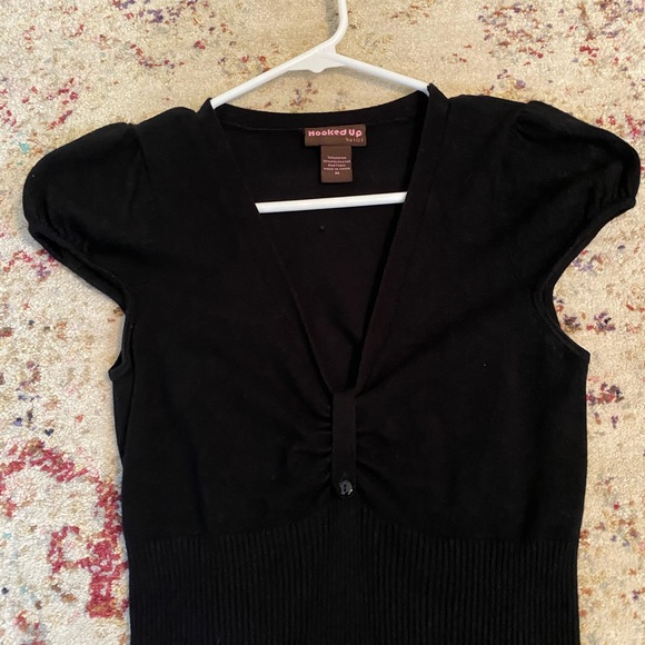 Black button top - Picture 2 of 7